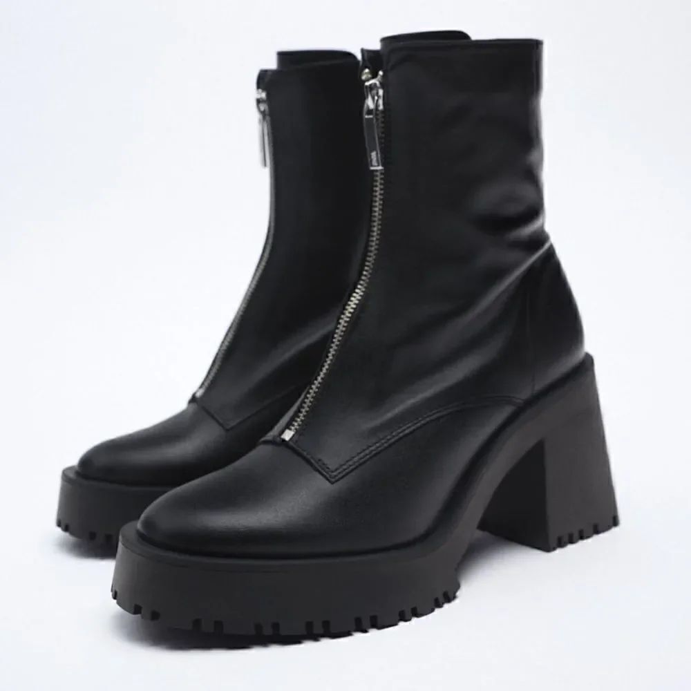 NWT Zara Zippered Leather Heeled Ankle Boots
